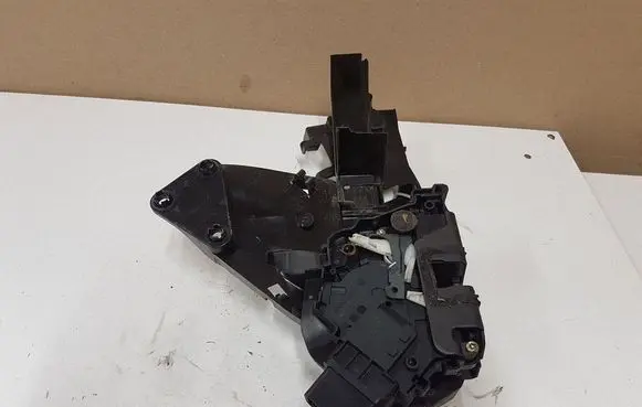 Ford Focus Front door lock 4M51A21978 998165102