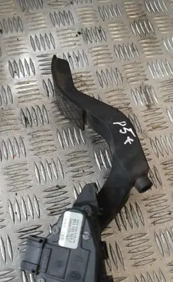 Volkswagen PASSAT B5.5 Accelerator throttle pedal 8d1821523j