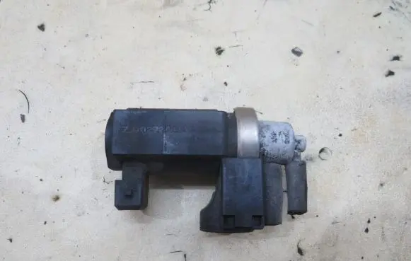 KIA Carens III Turbo solenoid valve 35720-2A400
