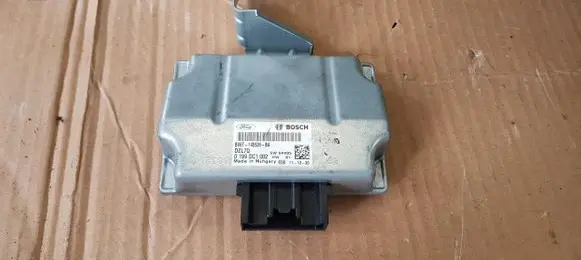 Ford Focus Voltage converter/converter module BV6T-14B526-BA