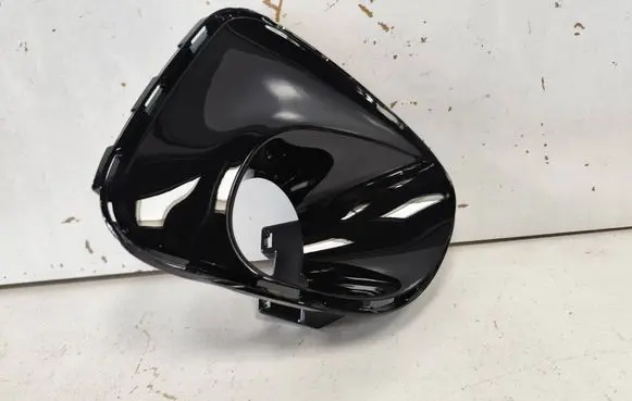 Toyota Avensis T270 Front fog light trim/grill 8148105040