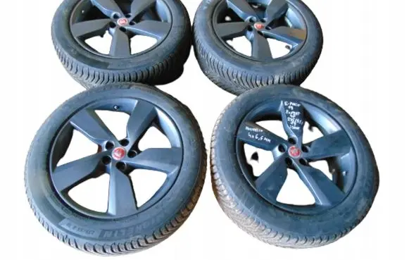 Jaguar E-Pace R19 alloy rim 
