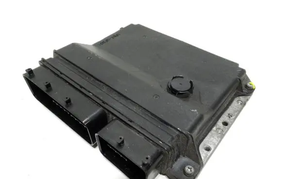 Toyota Avensis T270 Engine control unit/module 8966105F21