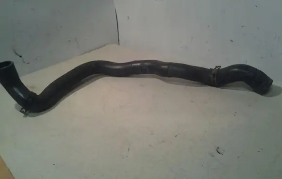 Volkswagen PASSAT B6 Engine coolant pipe/hose