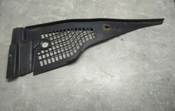 Chrysler 300 - 300C Wiper trim 04806222AB
