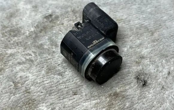 Audi A3 S3 8V Rear glass lock/latch C260 1S0919275D