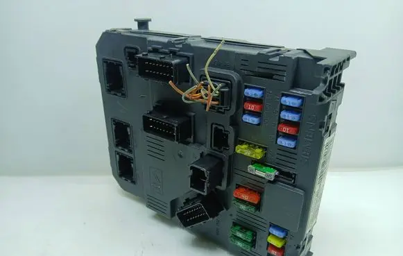 Citroen Xsara Picasso Fuse module 9657999780KAS 9657999780