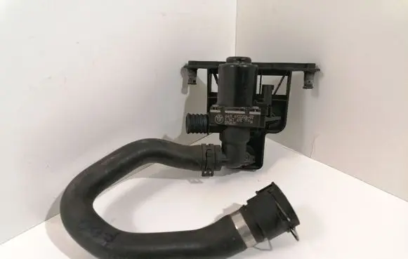 BMW 5 E60 E61 Coolant heater control valve 6411692022602 1147412147N
