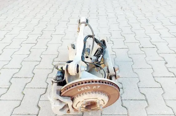 Land Rover Defender Stub axle L8B2-5A970-AD