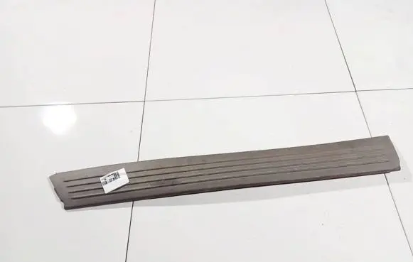 Chrysler Grand Voyager IV Rear sill trim cover 04754902aa