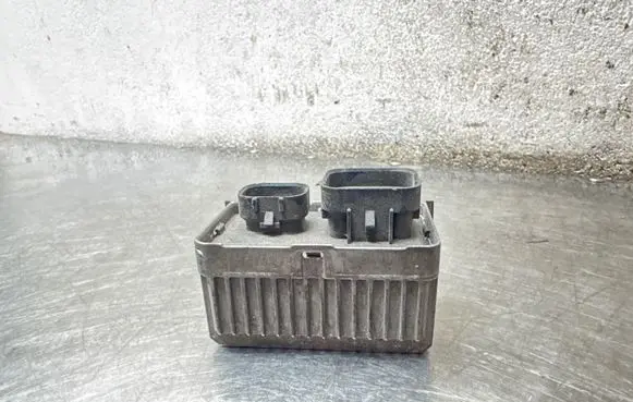 Opel Astra H Glow plug pre-heat relay 55574293