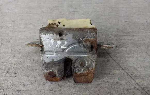 Mercedes-Benz B W245 Tailgate lock latch 