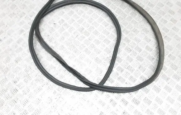 Audi Q3 8U Trunk rubber seal (body) 8U0827705A