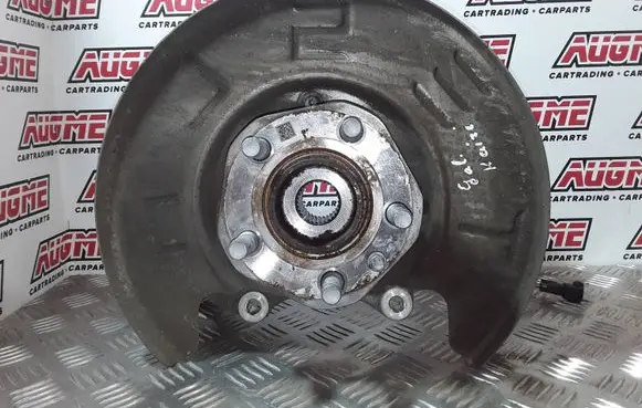 Rear wheel hub spindle/knuckle