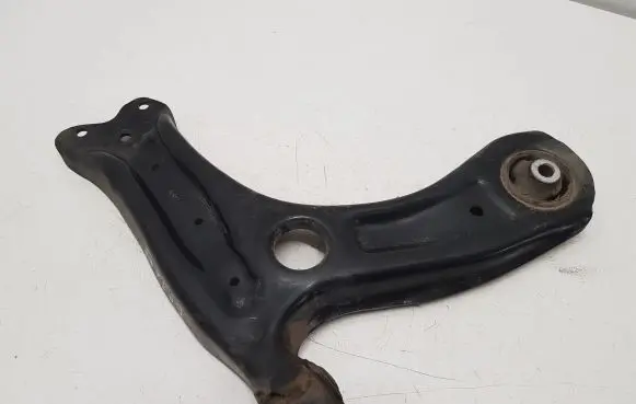 Skoda Fabia Mk2 (5J) Front lower control arm/wishbone 6R0407152E