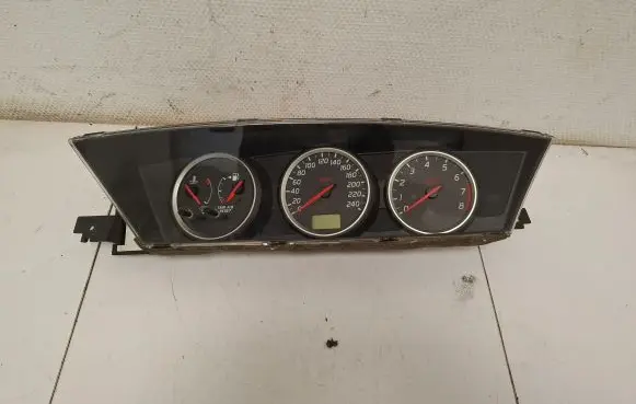 Nissan Primera Speedometer (instrument cluster) AV603 2121501