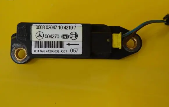 Mercedes-Benz C W203 Airbag deployment crash/impact sensor 0018204426