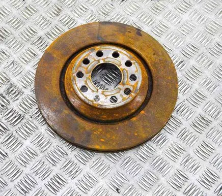 Volkswagen Golf VII Rear brake disc
