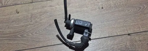 Volkswagen PASSAT B7 Turbo solenoid valve 8d0906627