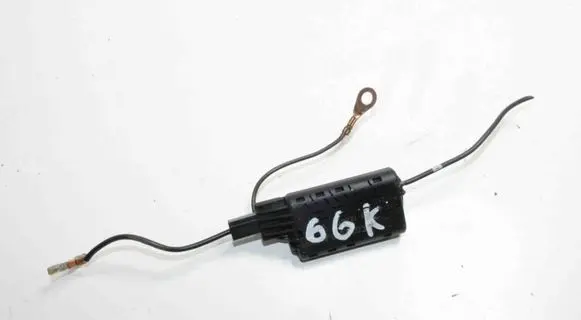 Volkswagen PASSAT CC Aerial antenna filter 3AA035570A