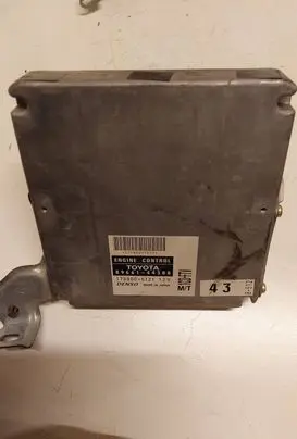 Toyota Avensis Verso Engine control unit/module 1758005121
