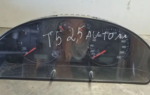 Volkswagen Transporter - Caravelle T5 Speedometer (instrument cluster) 7H0920850S