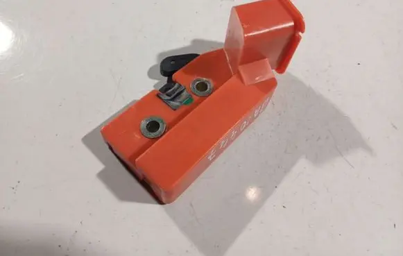Ford Focus Seat back rest lock catch 
