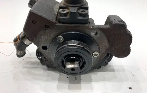 Opel Corsa D Fuel injection high pressure pump 0445010157