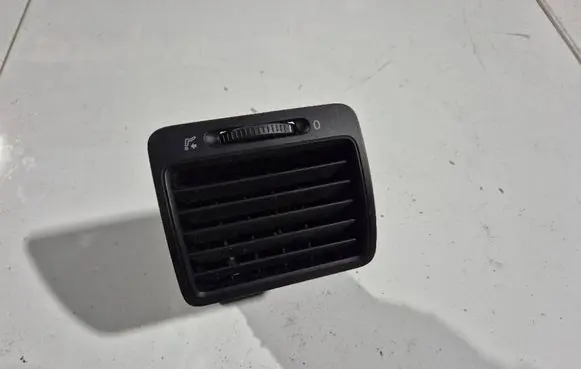 Volkswagen Golf V Dash center air vent grill 1K0819709