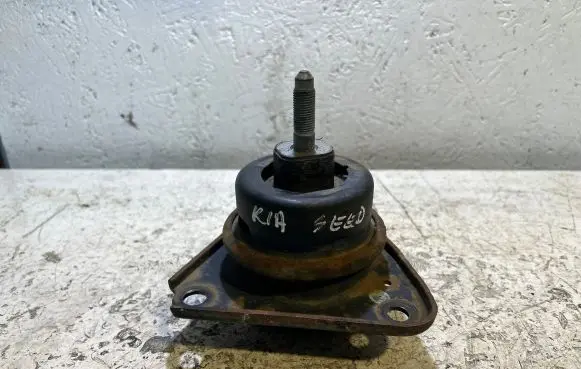 KIA Ceed Engine mount bracket
