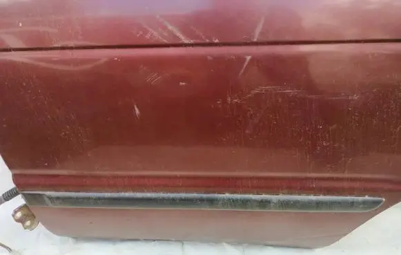 Rear door trim (molding)