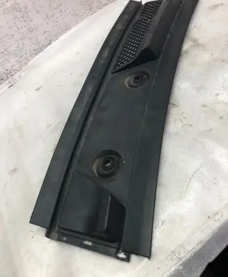 Mercedes-Benz B W246 W242 Wiper trim A2468300900