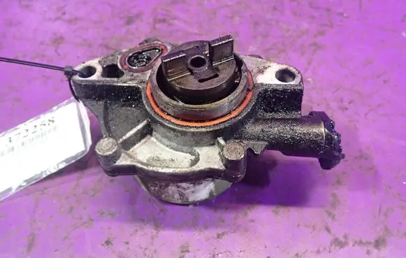 Ford Fiesta Vacuum pump 