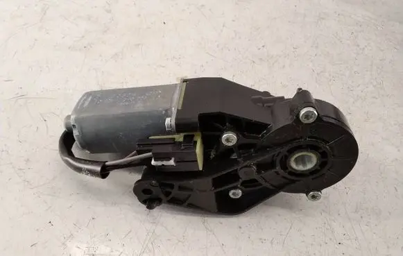 Mercedes-Benz E W212 Seat adjustment motor 0390203296