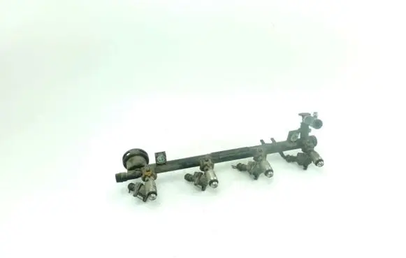Renault Megane I Fuel injector supply line/pipe 