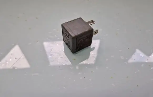 Audi A6 S6 C5 4B Other relay 8D0951253A