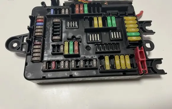 BMW 4 F32 F33 Fuse module 9389070