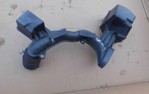Toyota C-HR I Intake resonator 17751-0T190