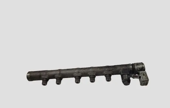 Volvo V60 Fuel main line pipe 31303612
