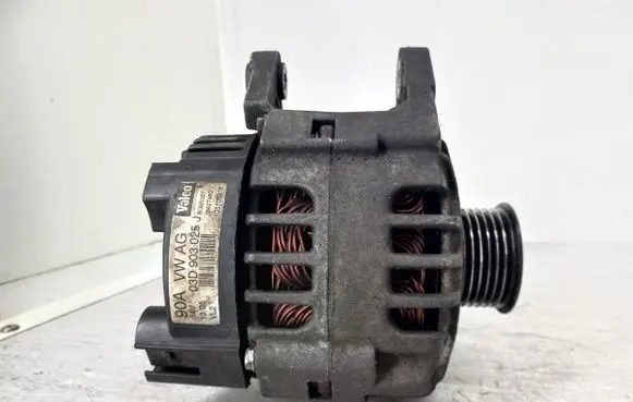 Volkswagen Polo IV 9N3 Generator/alternator 