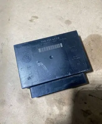Volkswagen Transporter - Caravelle T5 Comfort/convenience module 7H0959433B H04S0004 5DK00812951