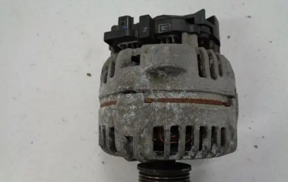 Renault Clio III Generator/alternator 8200660033