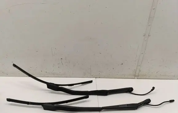 BMW 3 G20 G21 Front wiper blade arm 9448916 9448921