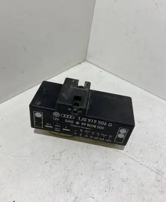 Volkswagen Golf IV Coolant fan relay 1J0919506Q 898038000