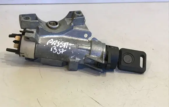 Volkswagen PASSAT B5 Ignition lock 441905851