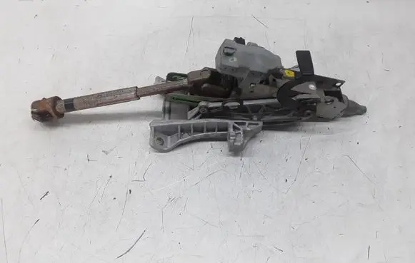 Volvo V50 Steering wheel axle 30680132