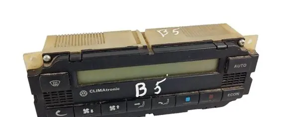 Volkswagen PASSAT B5 Climate control unit 1J1907044