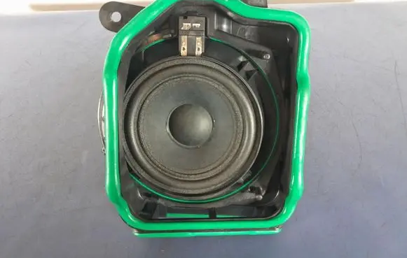 BMW 5 G30 G31 G38 Subwoofer speaker 9395862