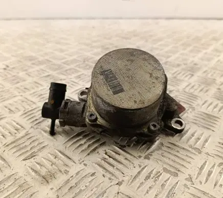 Nissan X-Trail T32 Vacuum pump 146503760