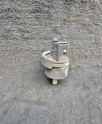 Audi A4 S4 B7 8E 8H Valve vacuum 058133517B 06B133459D